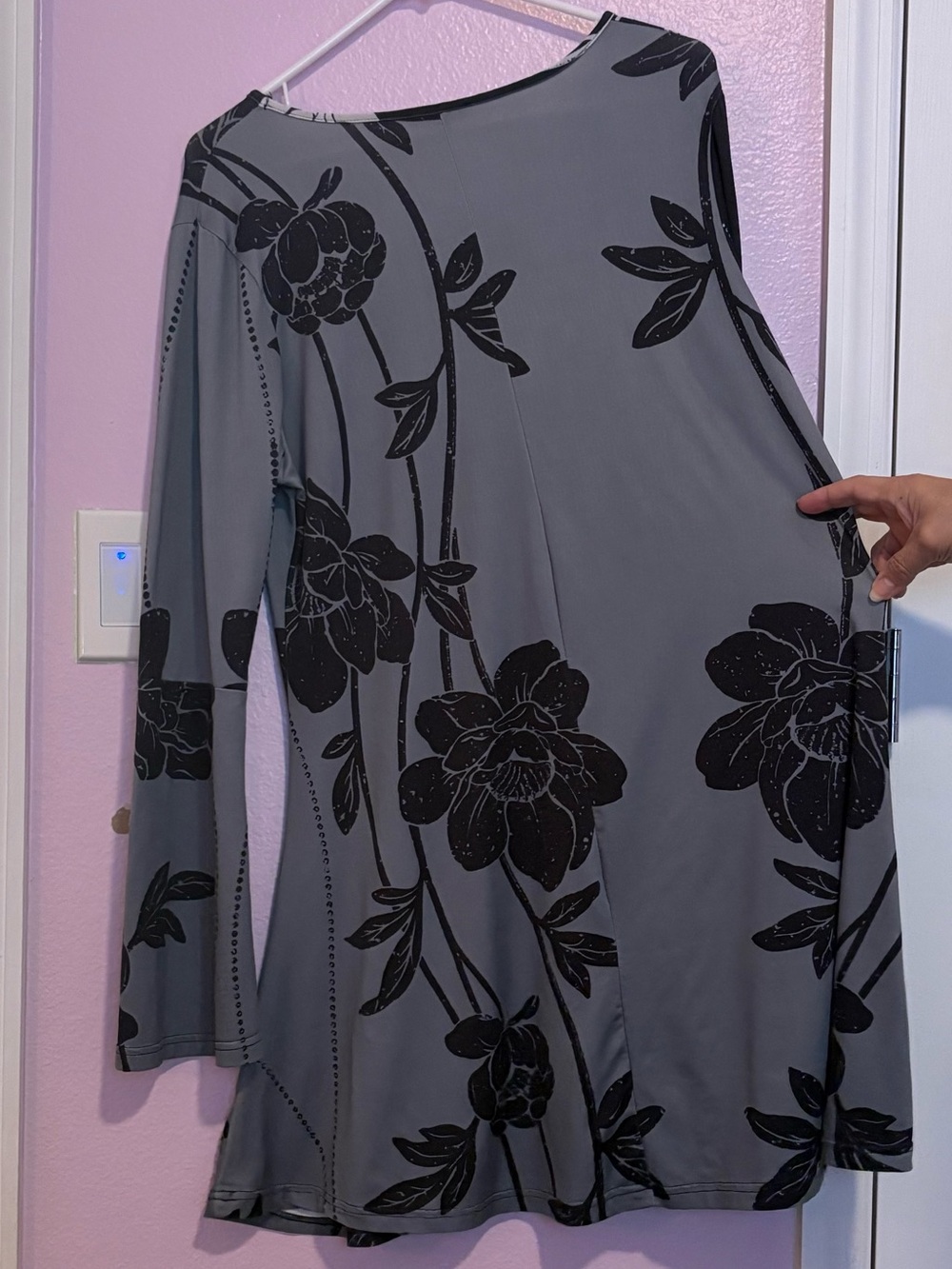 Simply Aster Light Gray Top with Black Trim. - Picture 2 of 3